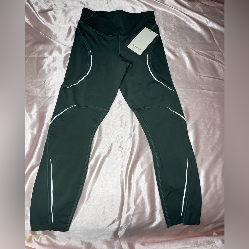 ~Green reflective Lululemon leggings ~|LilianasPosh 💚